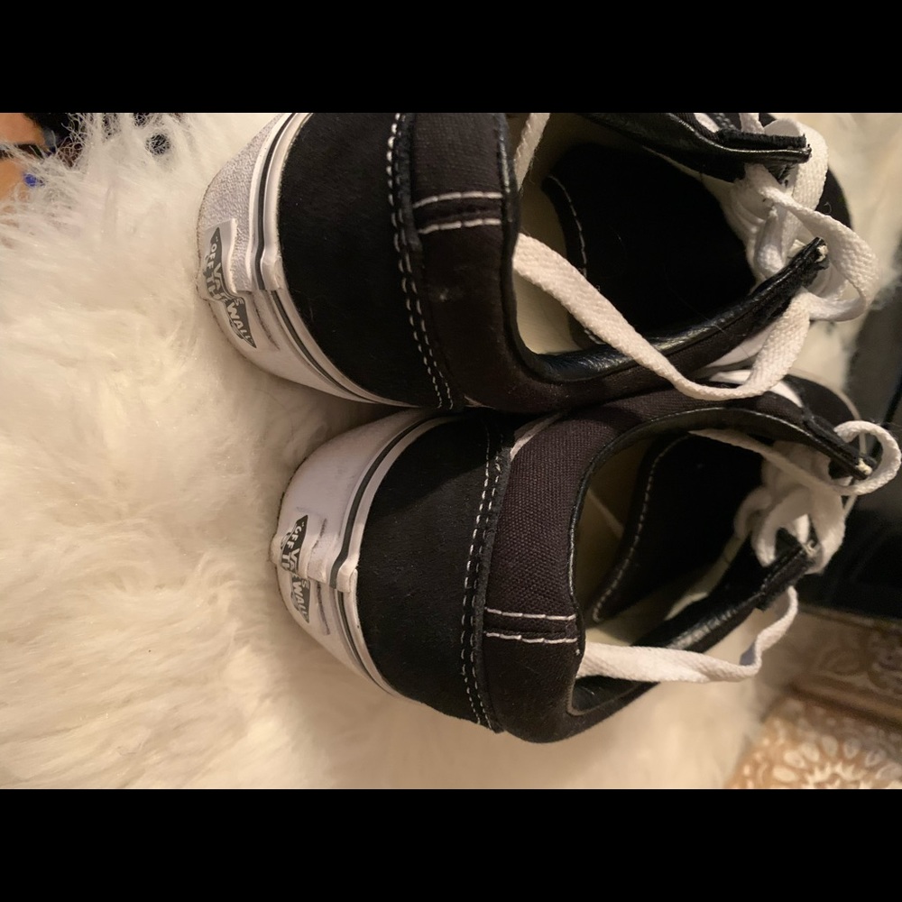 Vans - Picture 6 of 6